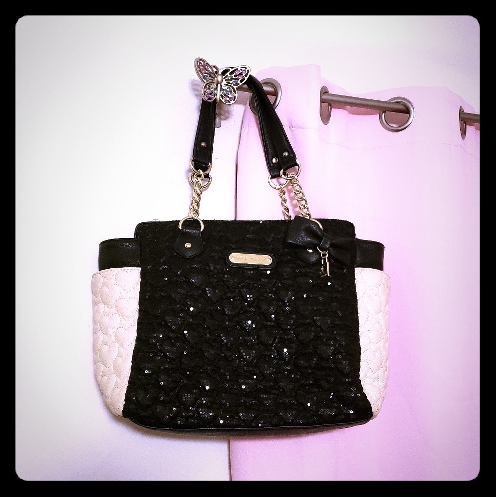 Betsey Johnson Black/Cream Heart Sequin Purse🖤